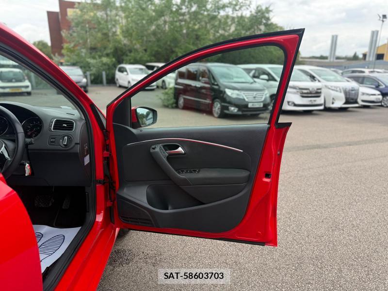 VolksWagen POLO 2014-12 1252843-15