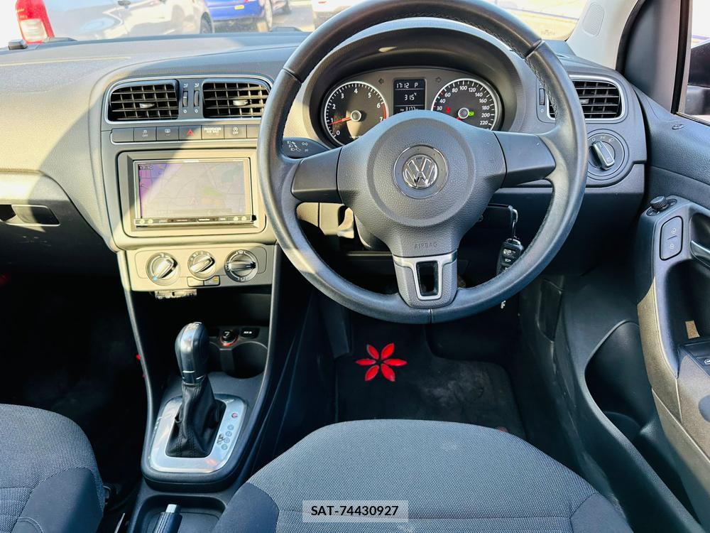 VolksWagen POLO 2013 6787618-13