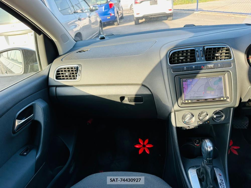 VolksWagen POLO 2013 6787618-17
