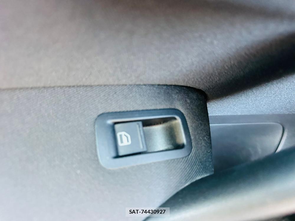VolksWagen POLO 2013 6787618-23