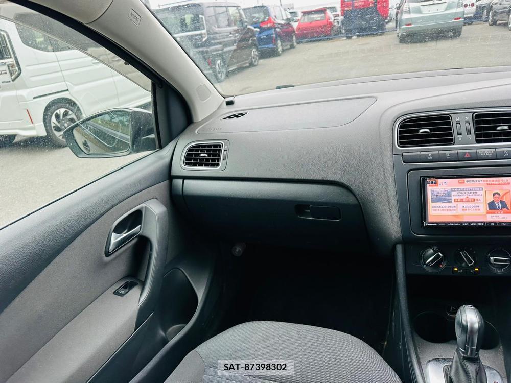VolksWagen POLO 2013 6787620-16