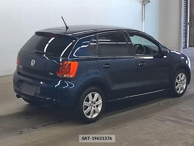 VolksWagen POLO 2012-09 7227988-1