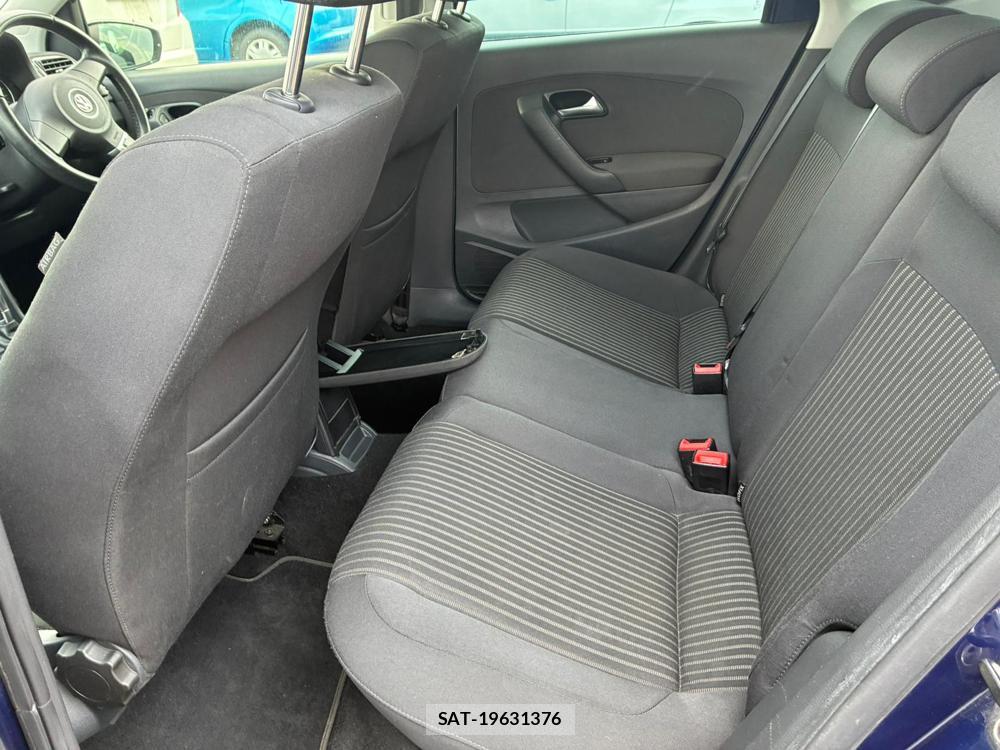 VolksWagen POLO 2012-09 7227988-9