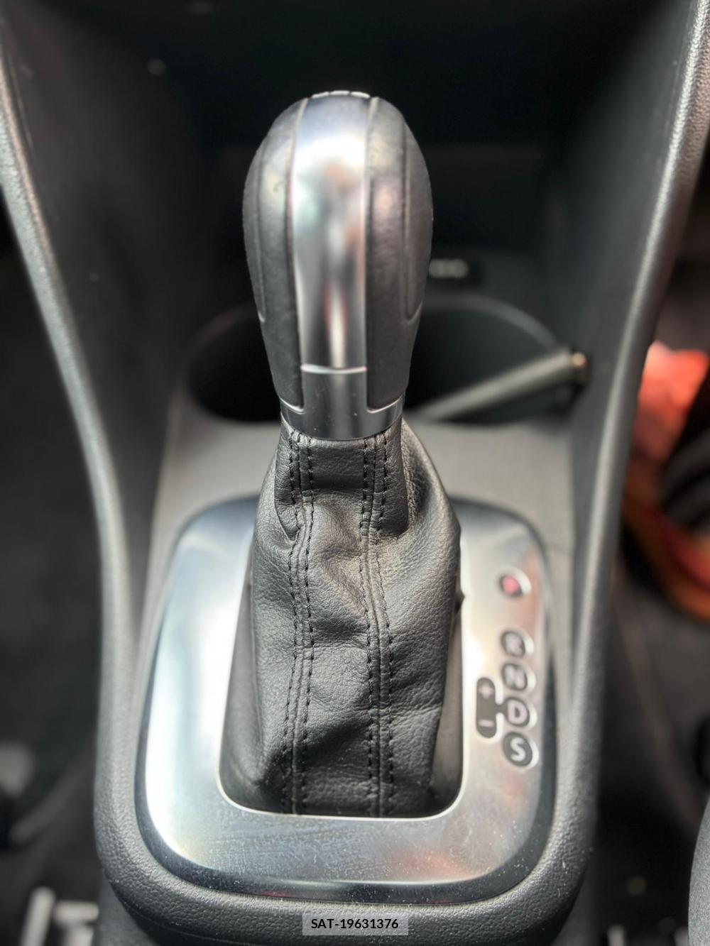 VolksWagen POLO 2012-09 7227988-20