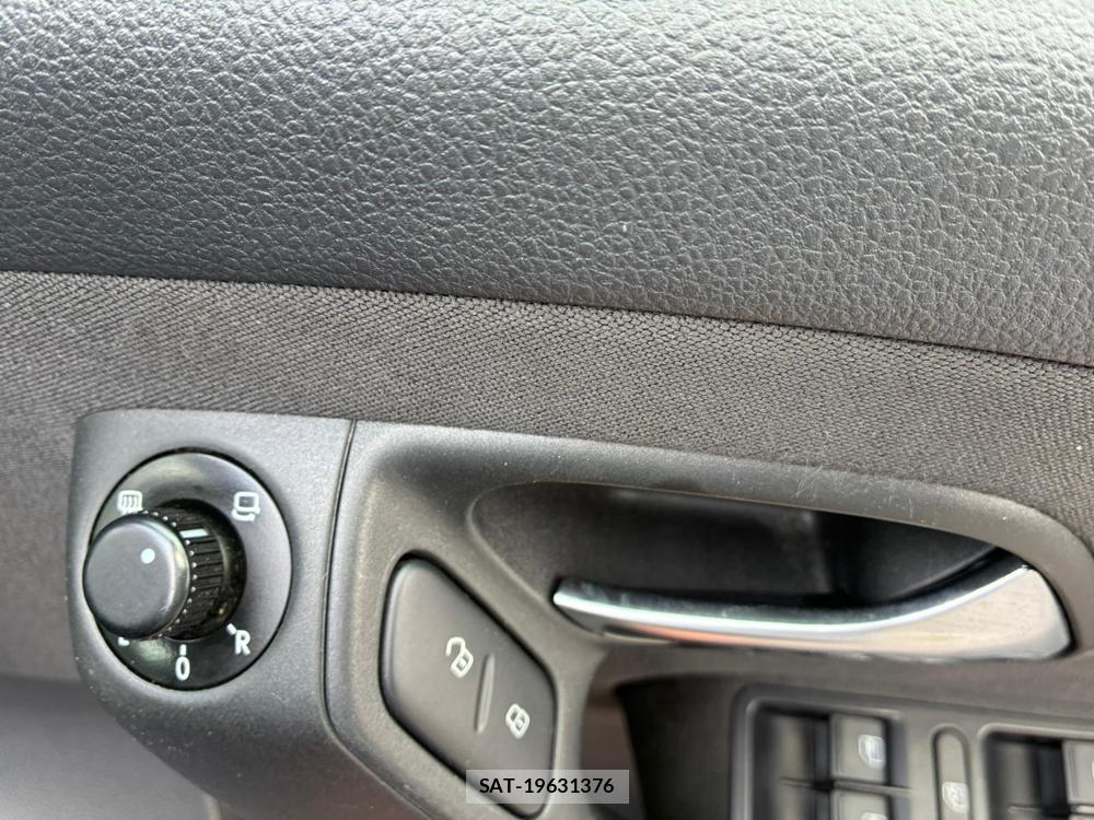 VolksWagen POLO 2012-09 7227988-21