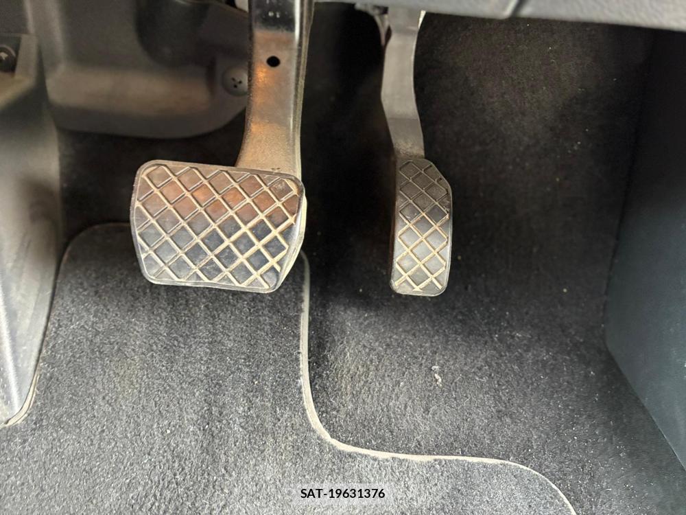 VolksWagen POLO 2012-09 7227988-24