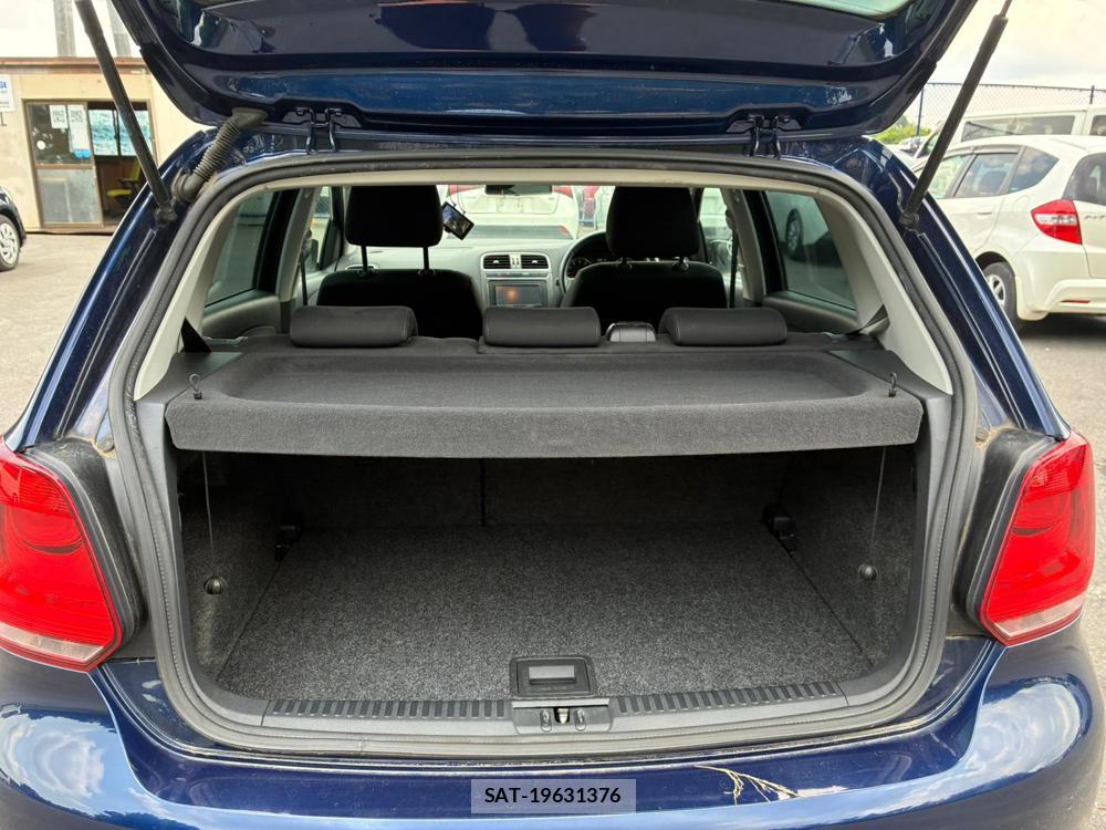 VolksWagen POLO 2012-09 7227988-26
