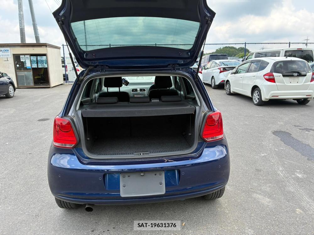 VolksWagen POLO 2012-09 7227988-27