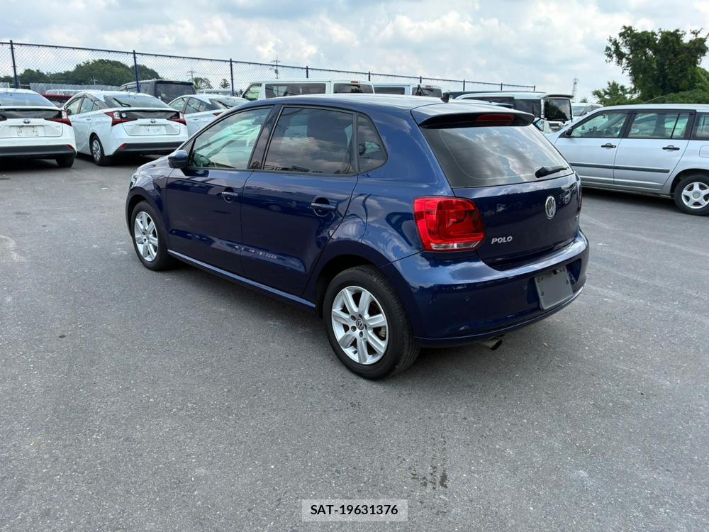 VolksWagen POLO 2012-09 7227988-2