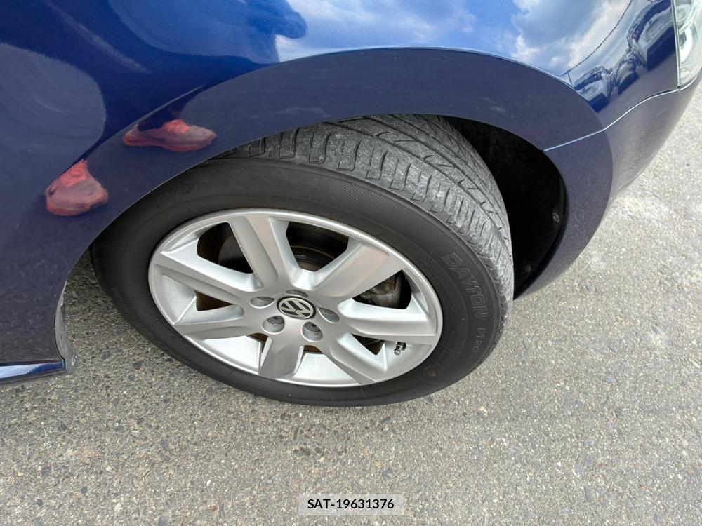 VolksWagen POLO 2012-09 7227988-29