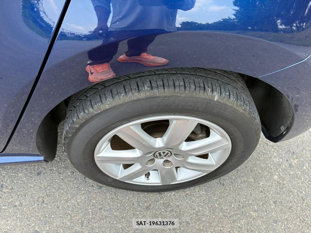 VolksWagen POLO 2012-09 7227988-31