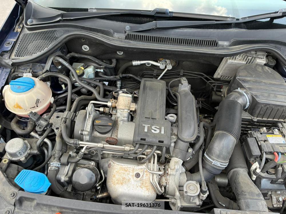 VolksWagen POLO 2012-09 7227988-37