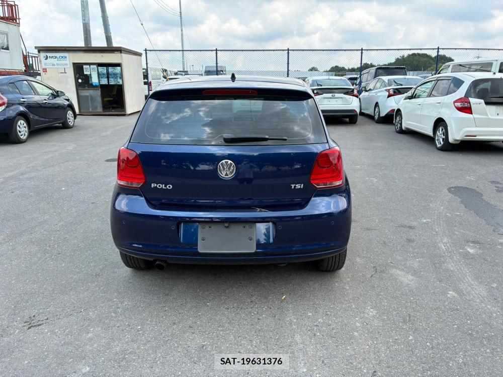 VolksWagen POLO 2012-09 7227988-3