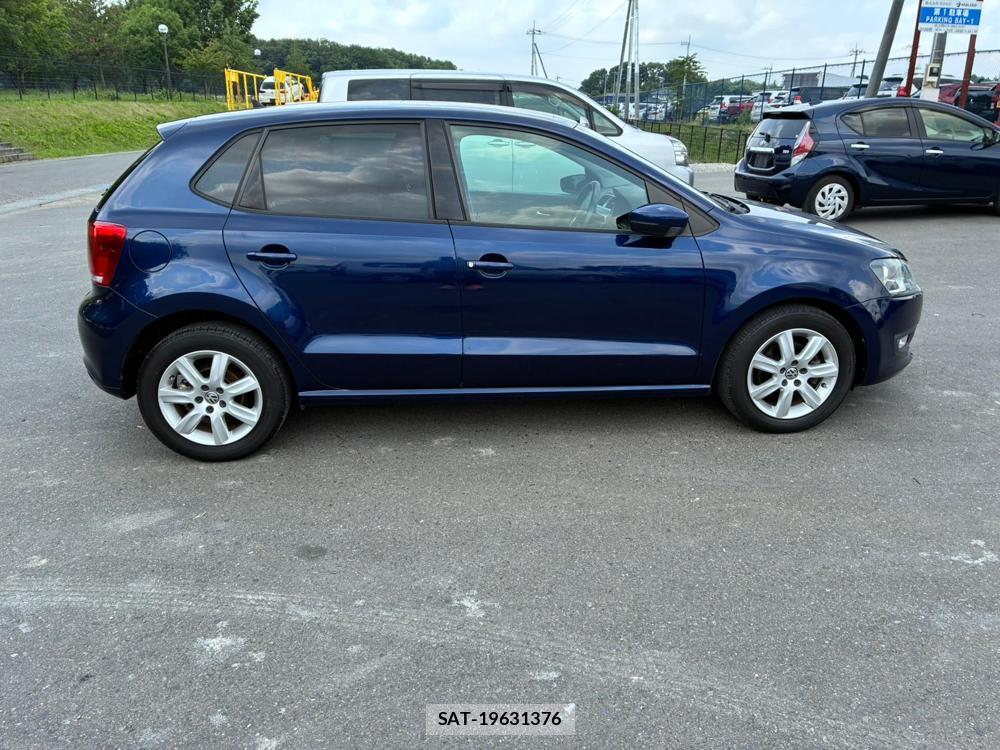 VolksWagen POLO 2012-09 7227988-5