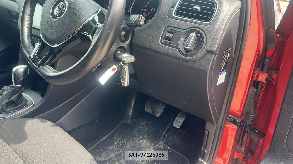 VolksWagen POLO 2014 6937242-15