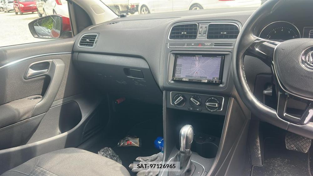 VolksWagen POLO 2014 6937242-16
