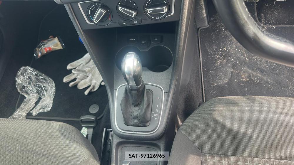 VolksWagen POLO 2014 6937242-18