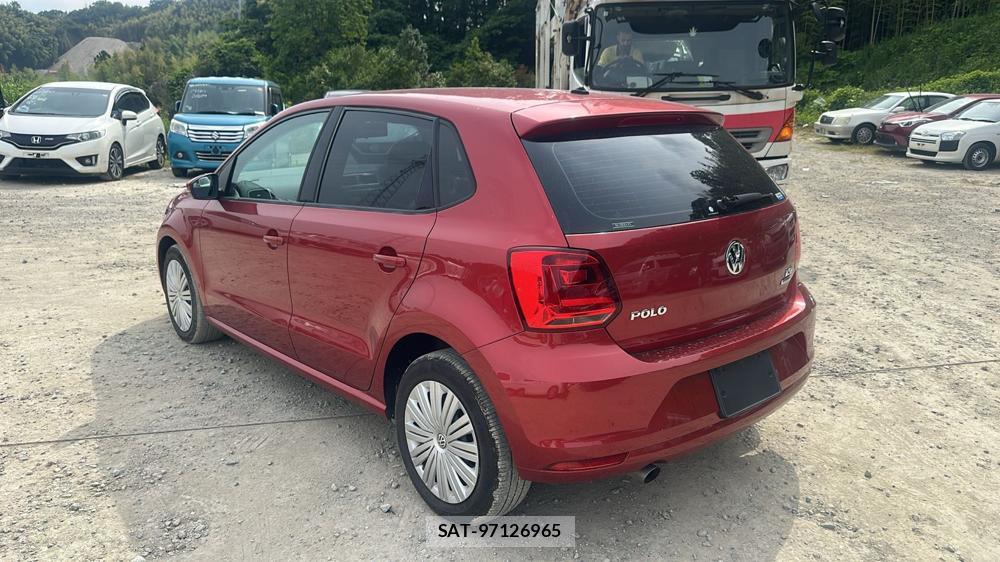 VolksWagen POLO 2014 6937242-2