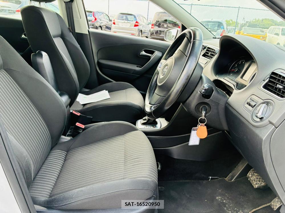 VolksWagen POLO 2011-06 7721546-11