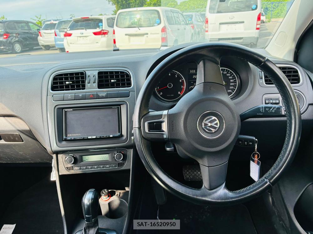 VolksWagen POLO 2011-06 7721546-13