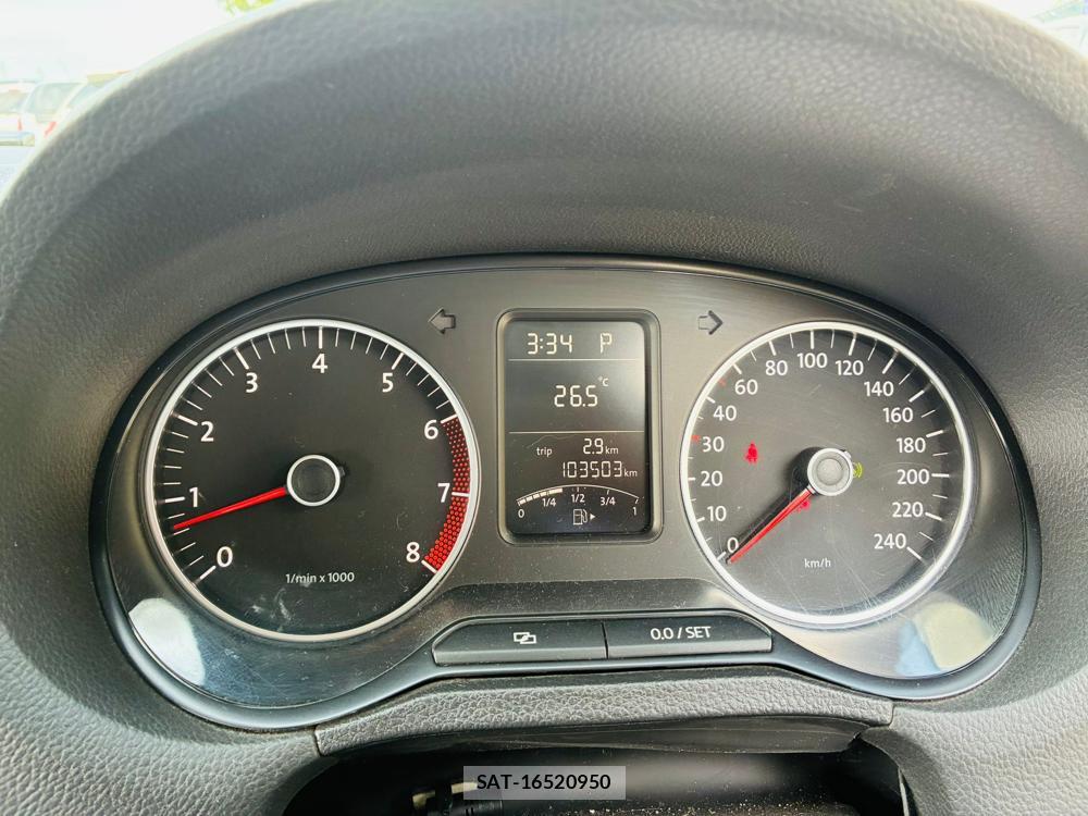 VolksWagen POLO 2011-06 7721546-15