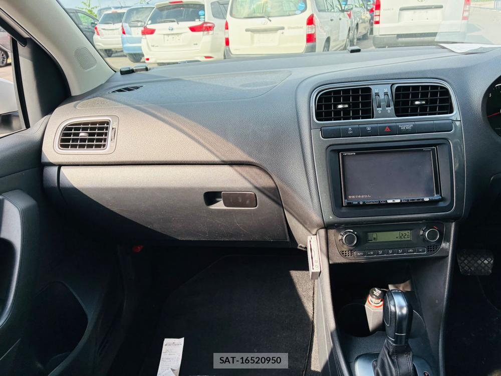 VolksWagen POLO 2011-06 7721546-17
