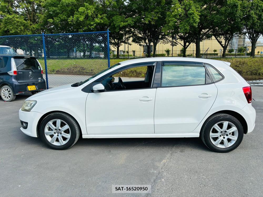 VolksWagen POLO 2011-06 7721546-1