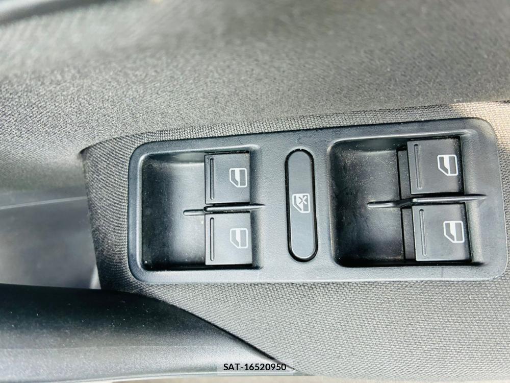 VolksWagen POLO 2011-06 7721546-21
