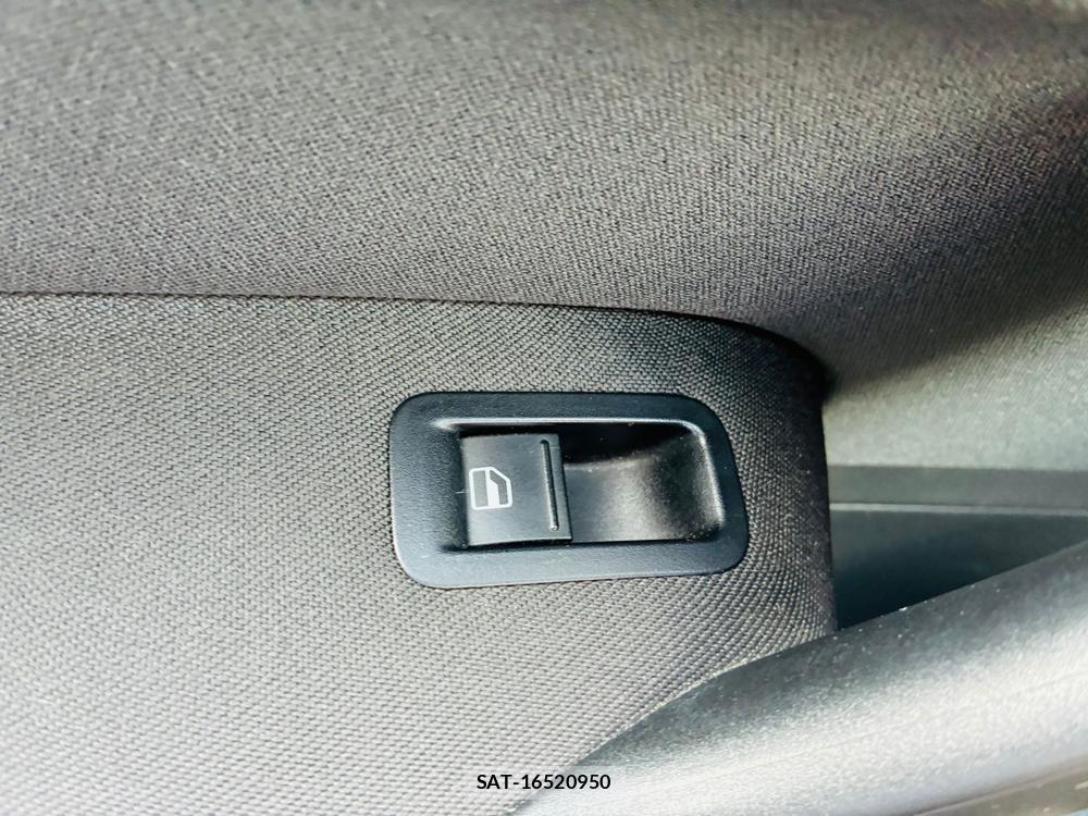 VolksWagen POLO 2011-06 7721546-23