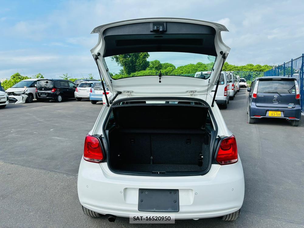VolksWagen POLO 2011-06 7721546-26