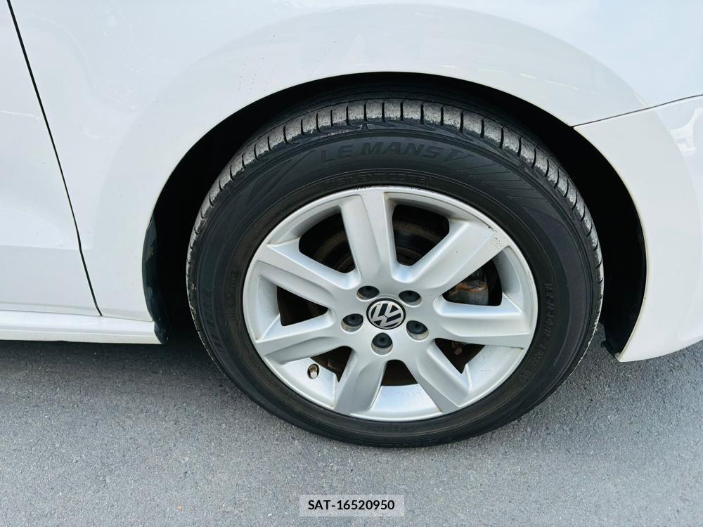VolksWagen POLO 2011-06 7721546-28