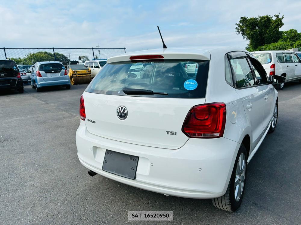 VolksWagen POLO 2011-06 7721546-4
