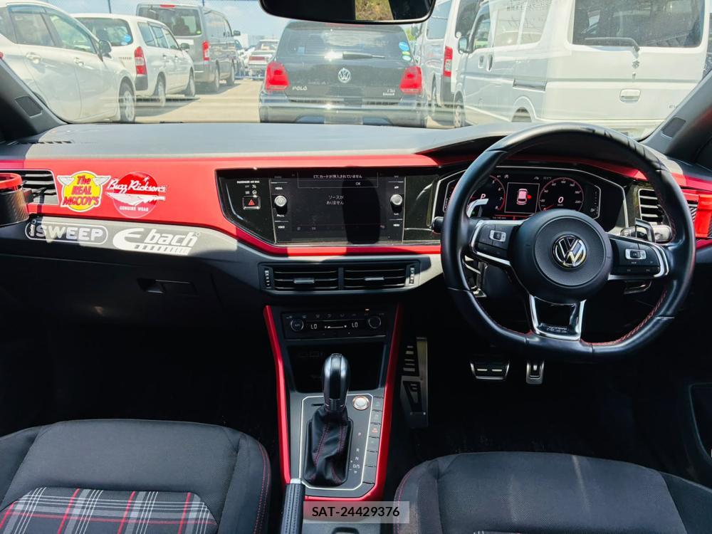 VolksWagen POLO 2018-07 7892153-12