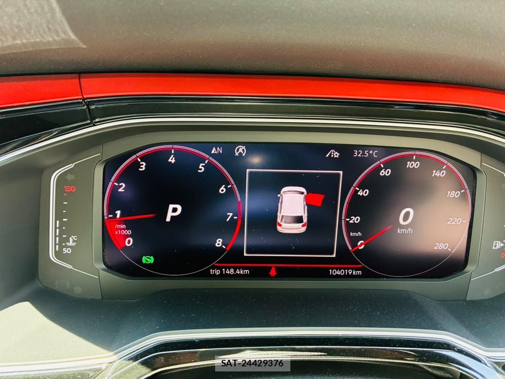 VolksWagen POLO 2018-07 7892153-15