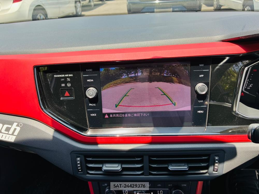 VolksWagen POLO 2018-07 7892153-17
