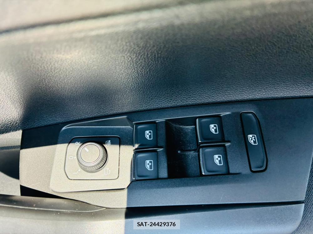 VolksWagen POLO 2018-07 7892153-20