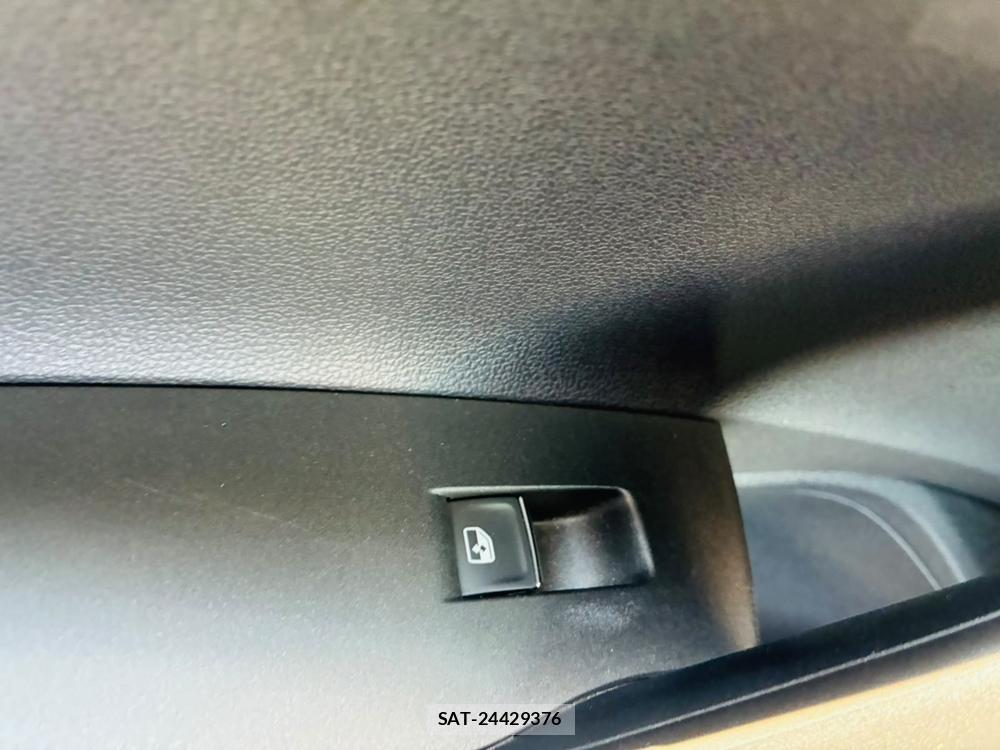 VolksWagen POLO 2018-07 7892153-22