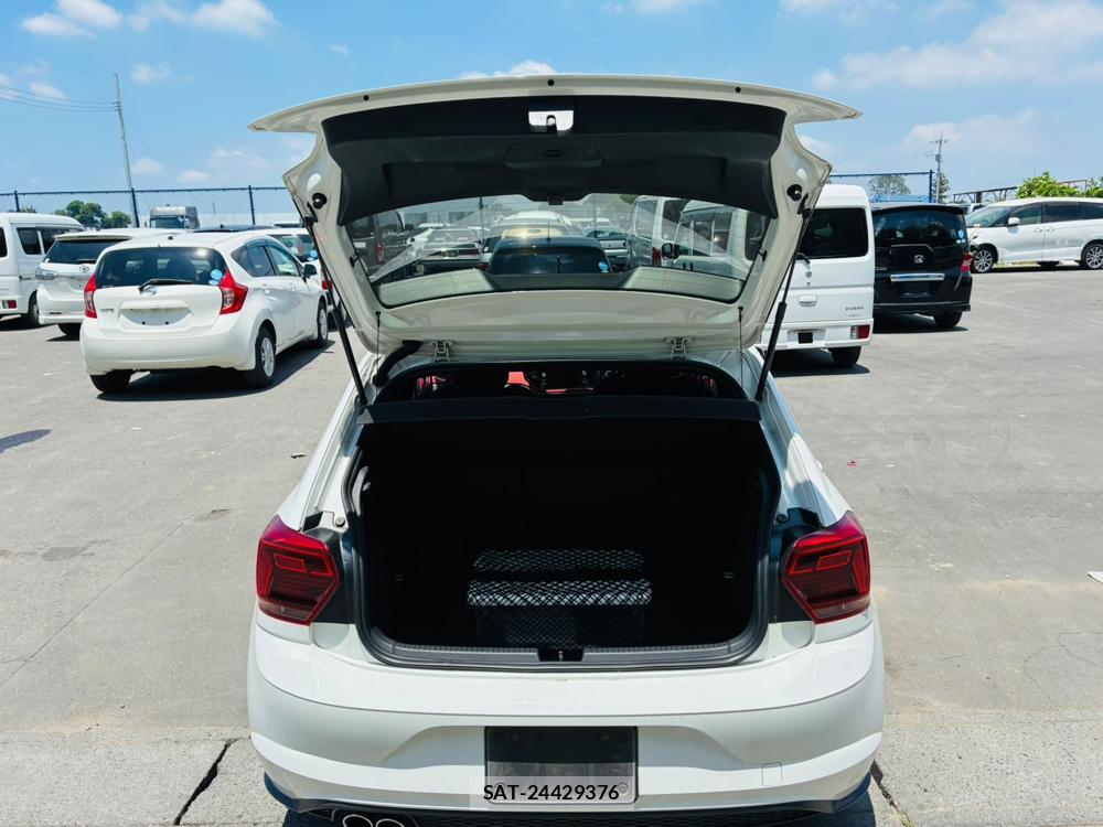VolksWagen POLO 2018-07 7892153-25