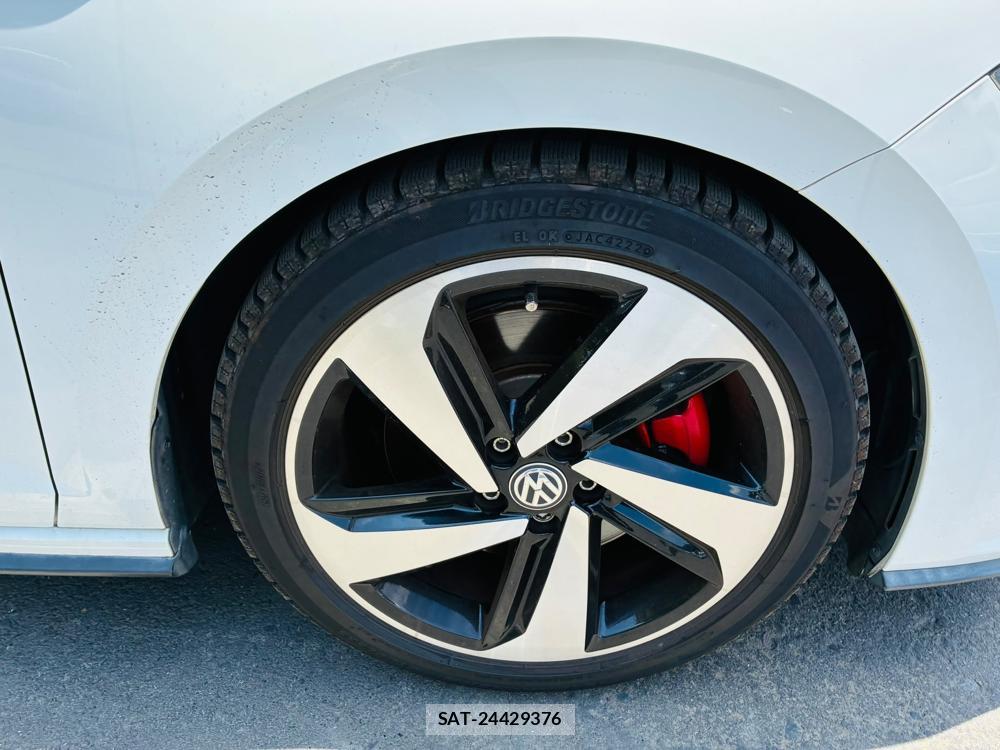 VolksWagen POLO 2018-07 7892153-27