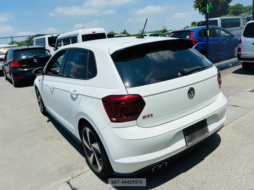VolksWagen POLO 2018-07 7892153-2