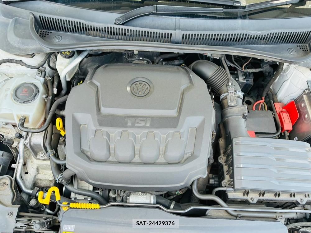 VolksWagen POLO 2018-07 7892153-37