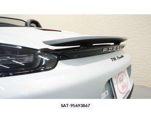 Porsche 718 Boxster 2024-06 3016007-16