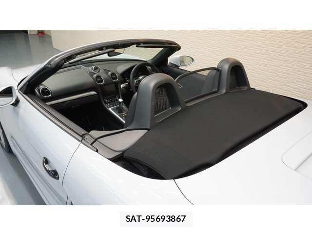 Porsche 718 Boxster 2024-06 3016007-17