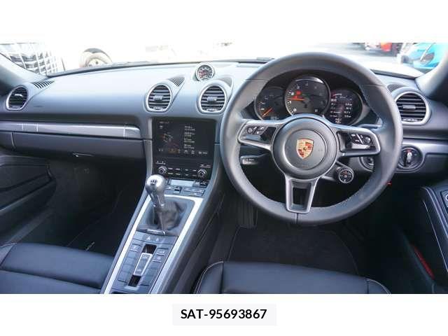 Porsche 718 Boxster 2024-06 3016007-1