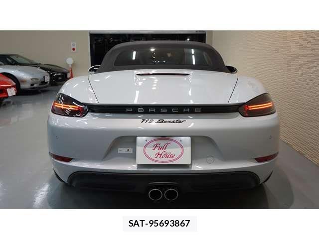 Porsche 718 Boxster 2024-06 3016007-3