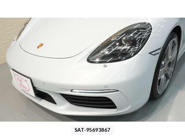 Porsche 718 Boxster 2024-06 3016007-8