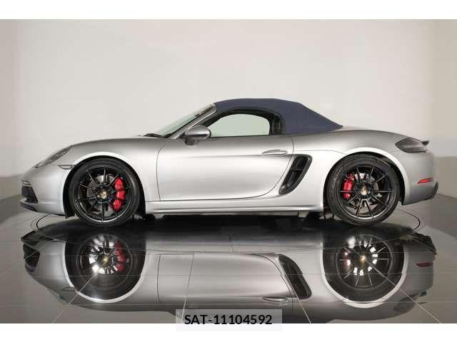 Porsche 718 Boxster 2021-03 6016015-16