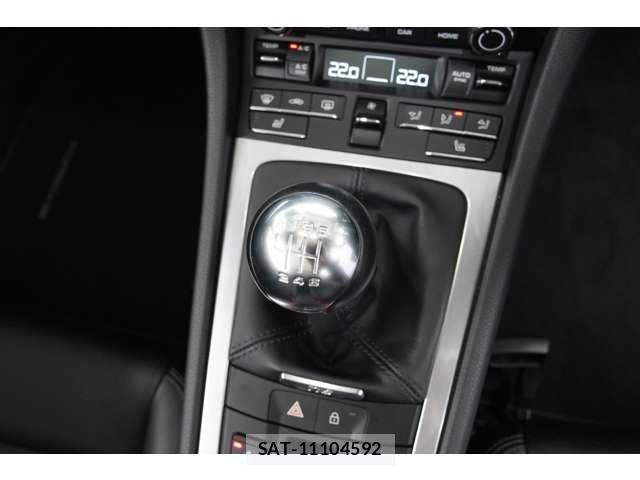 Porsche 718 Boxster 2021-03 6016015-5