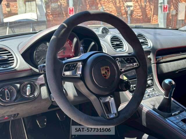 Porsche 718 Boxster 2024-03 7251910-12