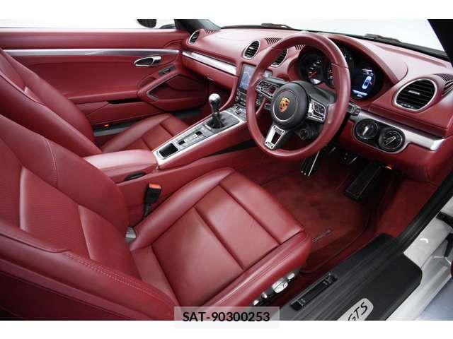 Porsche 718 Boxster 2021-01 7359295-5